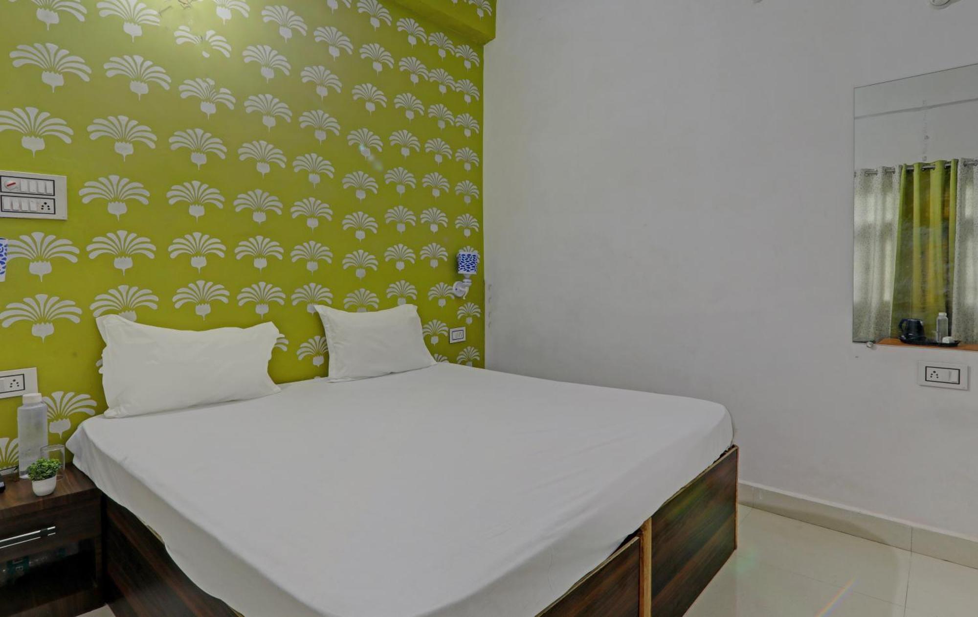 Hotel O Surya Inn Pura Raghunath Bagian luar foto